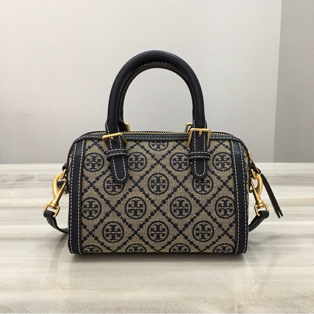 Stylish Black and Gold Handbag